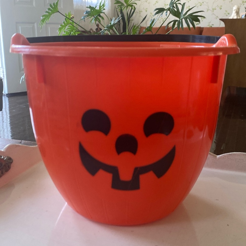 Vintage Blinky Jack-o-Lantern Pumpkin 5 Quart Trick or Treat Candy Bucket